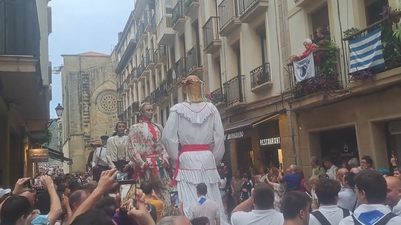 Último Vals de los Gigantes de Itzurun en el Último día de Aste Nagusi (Donostia) 20/08/22