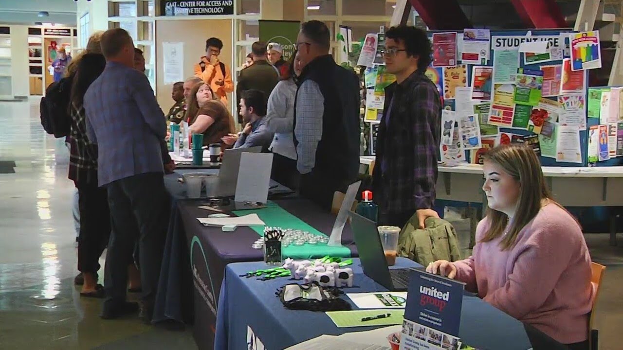 Hundreds attend HVCC career fair