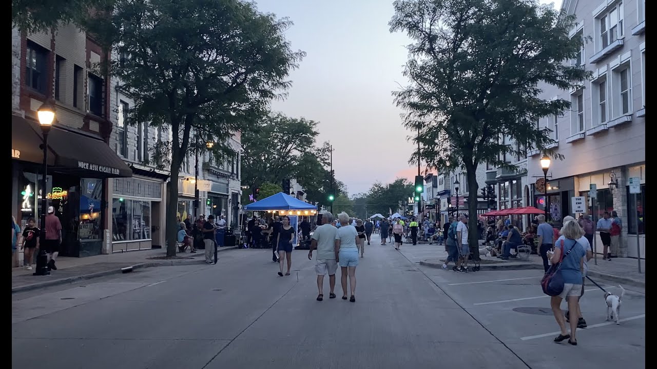 【4K】Waukesha Downtown  - Friday Night Live Walk - Les Paul Guitartown  (August  2021) 4K60FPS