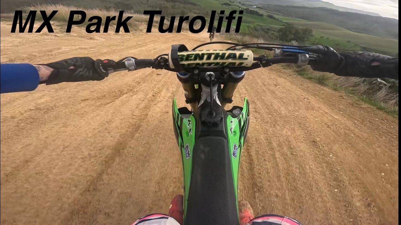 Training on the MX track Turolifi