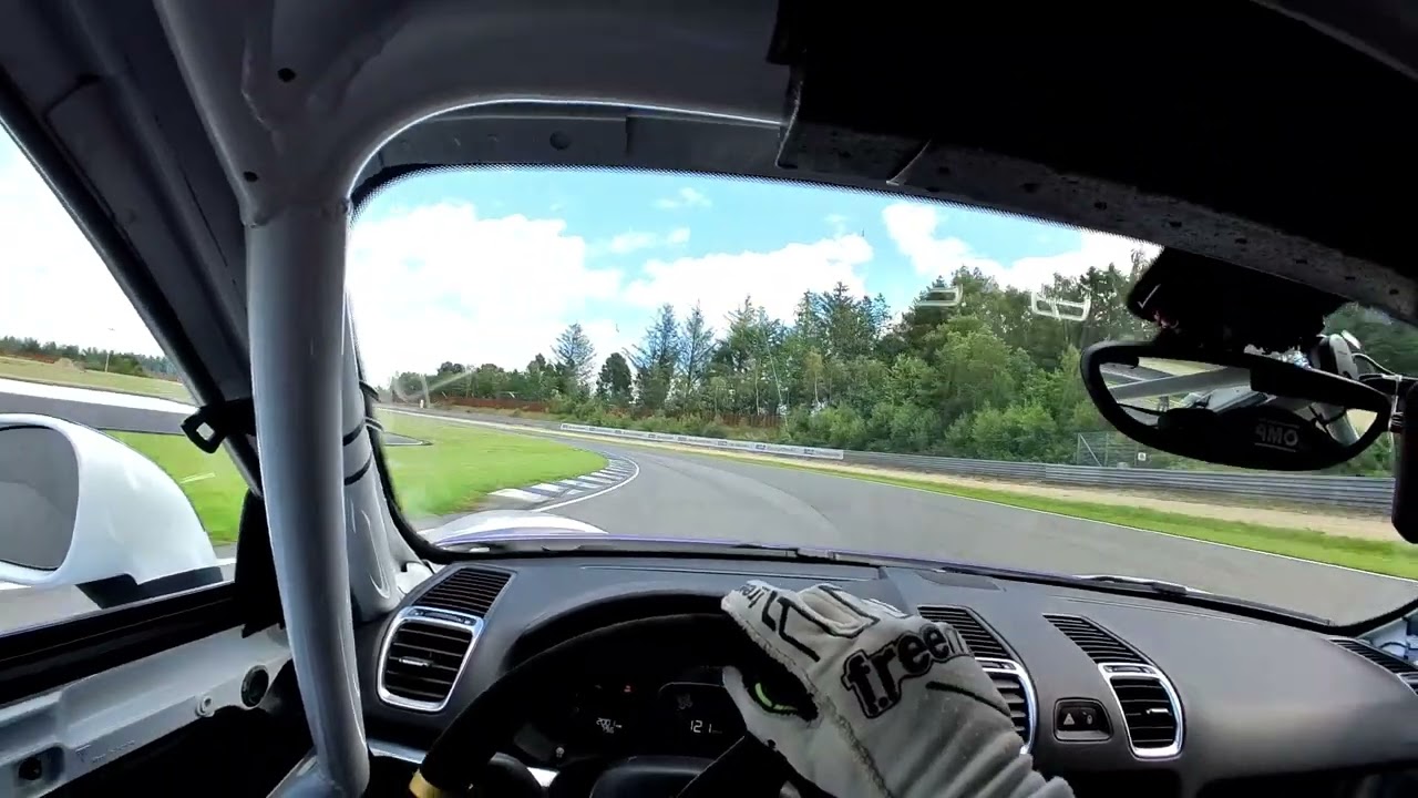 Onboard Cayman gt4 around Jyllandsringen