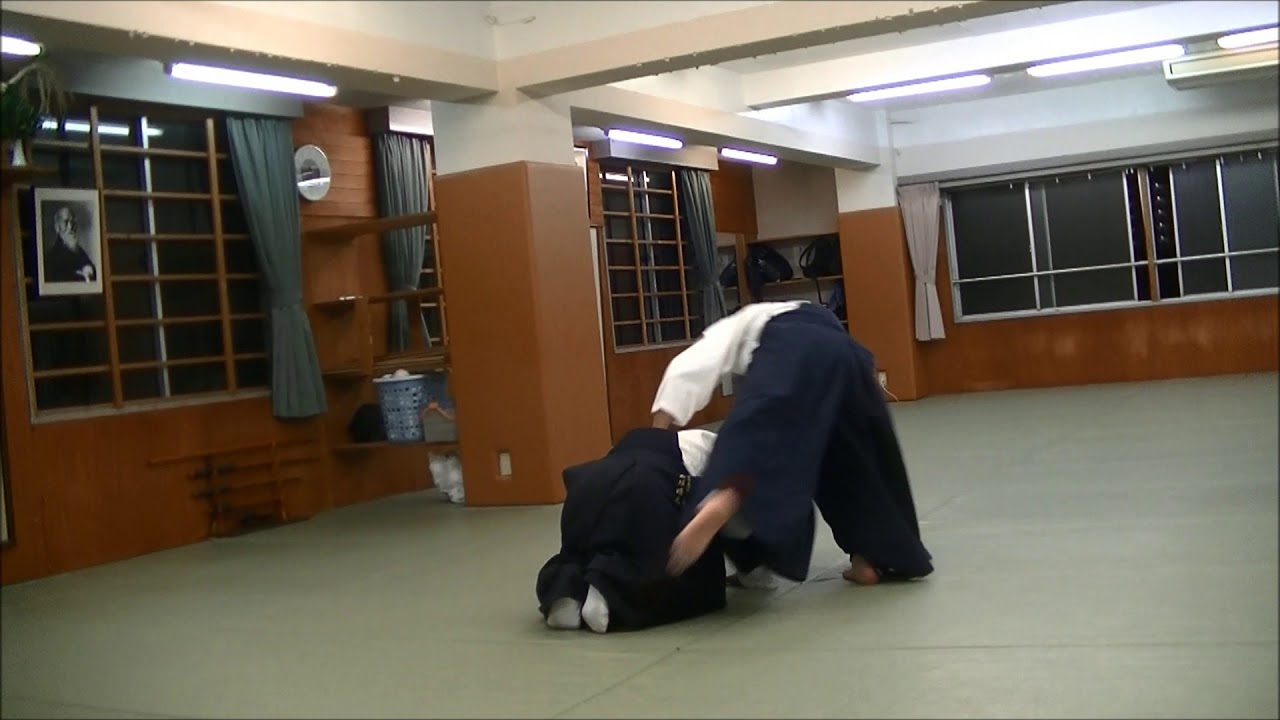 石垣師範の今月２０１８年１２月）の技：後ろ技（抱え、羽交絞め、閂、両肩取り）