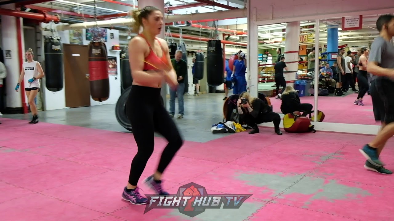 WORLD CHAMP CHRISTINA HAMMER SHOWS OFF SOME SERIOUS JUMP ROPE SKILLS DURING TRAINING