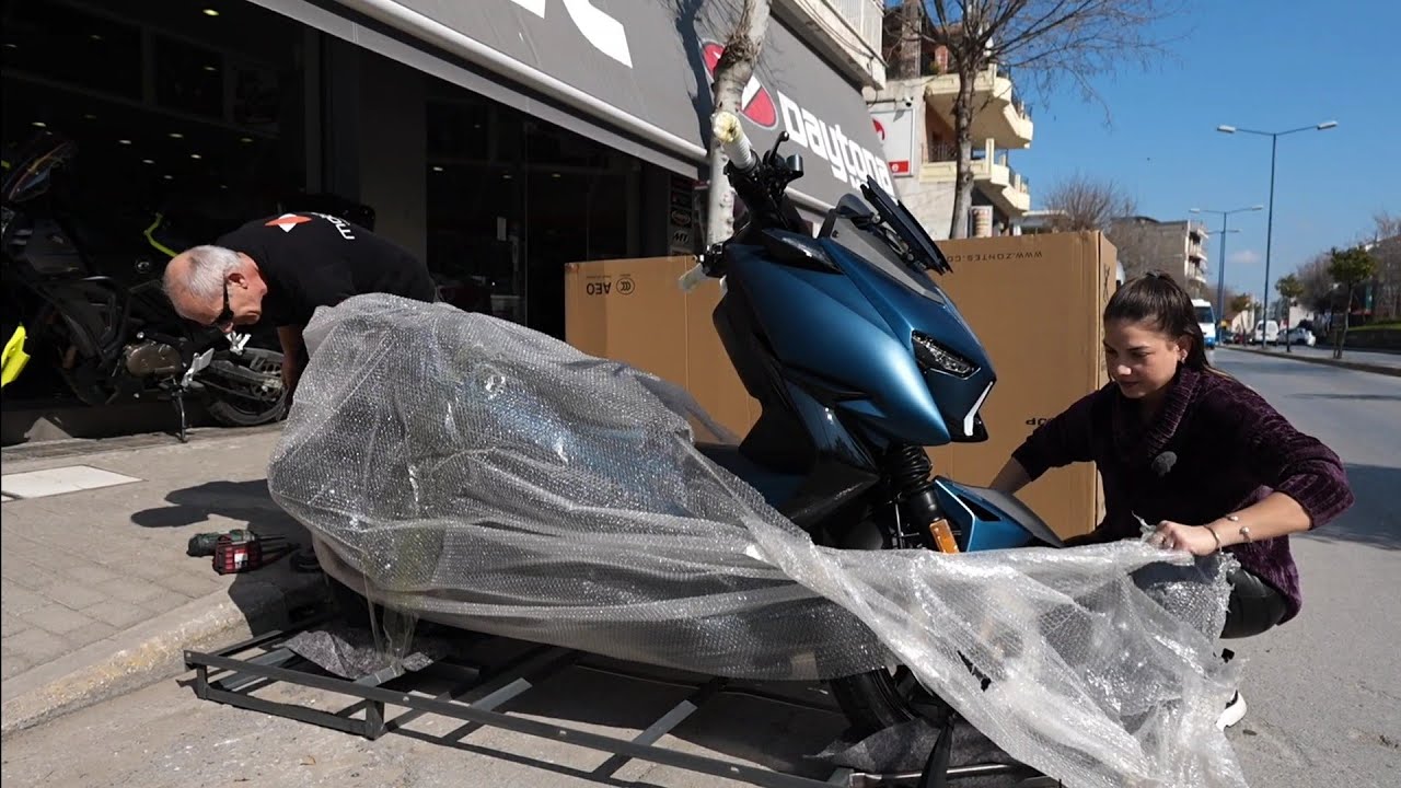 Unboxing 2024 - ZONTES 310 scooter blue color
