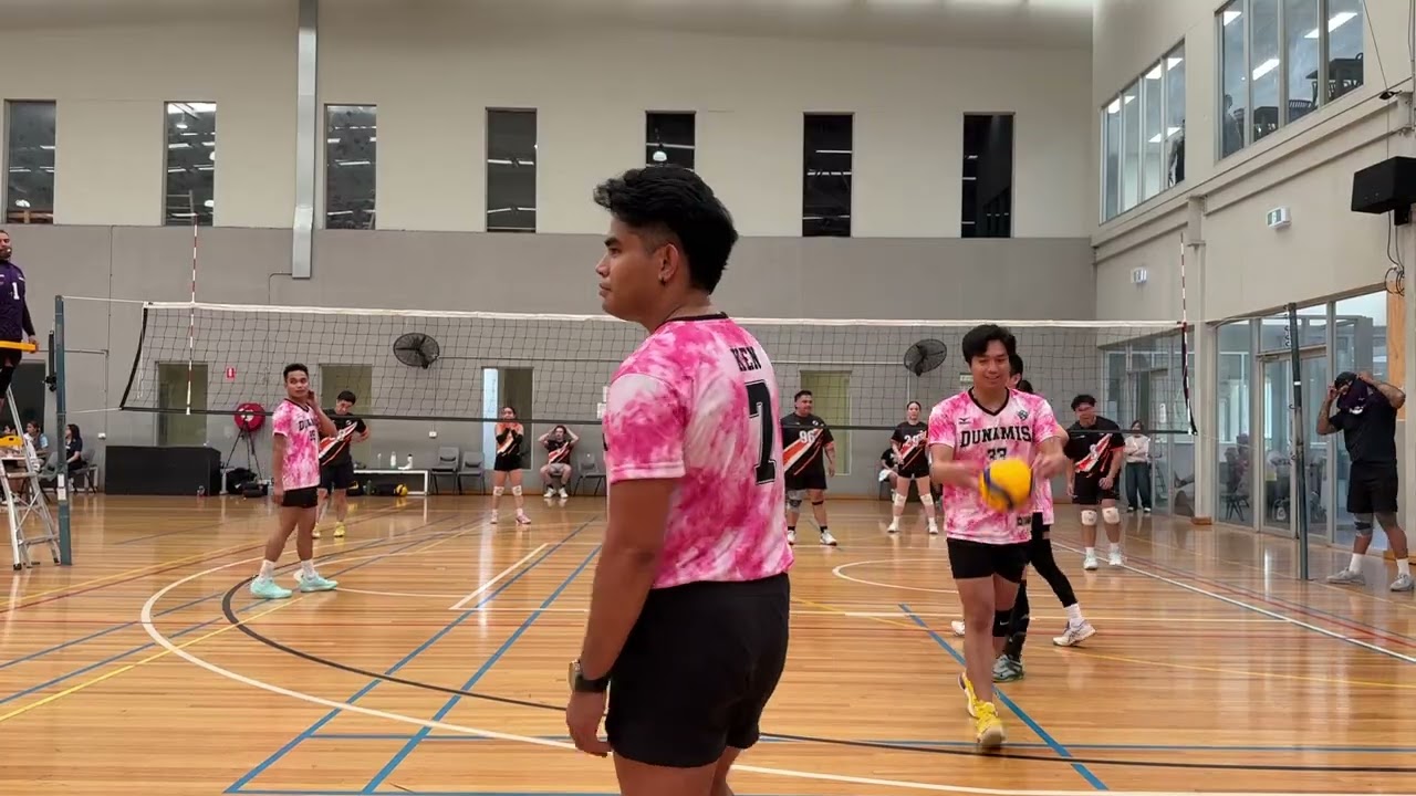 2nd game 1st set