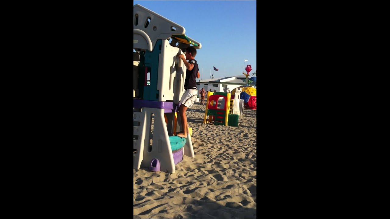 Salti mortali in spiaggia