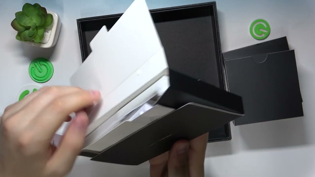 ZTE Nubia Flip 5G Unboxing - What Accessories Come with My Phone