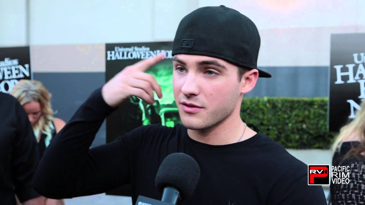 Cody Christian of Teen Wolf reveals his go to scary movie during Universal Studios HH Nights