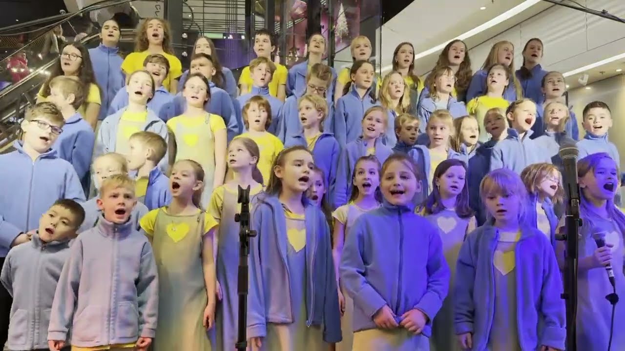 Mały Chór Wielkich Serc - 21.12.2024 - Koncert kolęd w Manufakturze [# 2015]