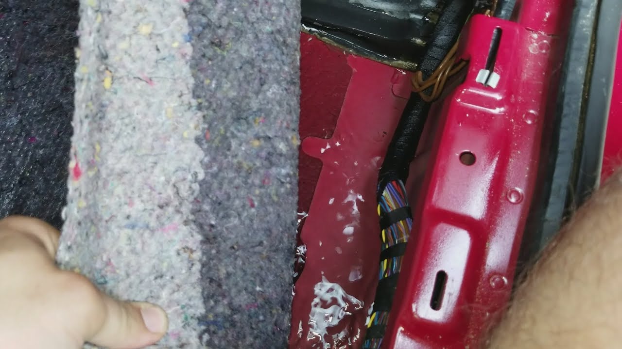 Repair a MkV Jetta 2009 Volkswagen TDI Sunroof Leak/Clog