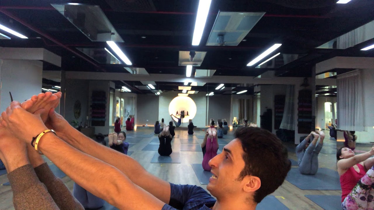30 minutes Mix yoga workout with Master Ajay in Jai yoga