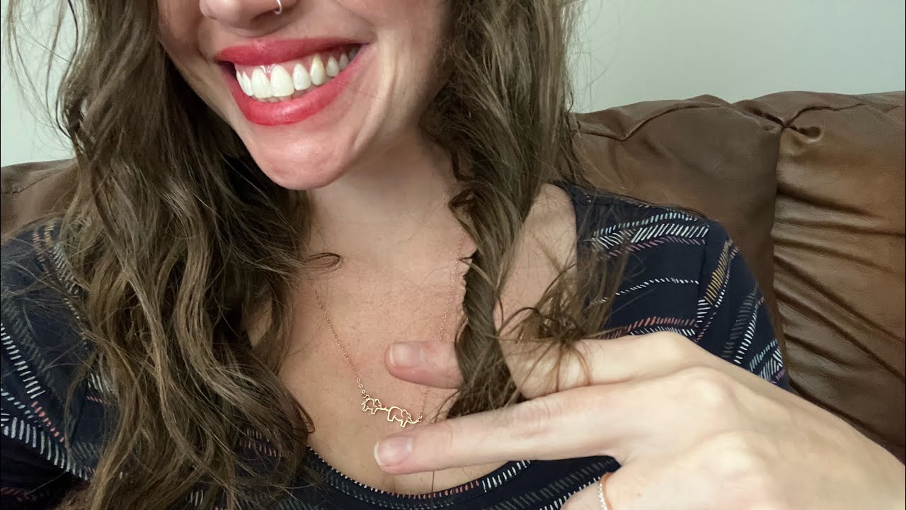 ASMR - Soft Spoken Gum Chewing with Hair Play