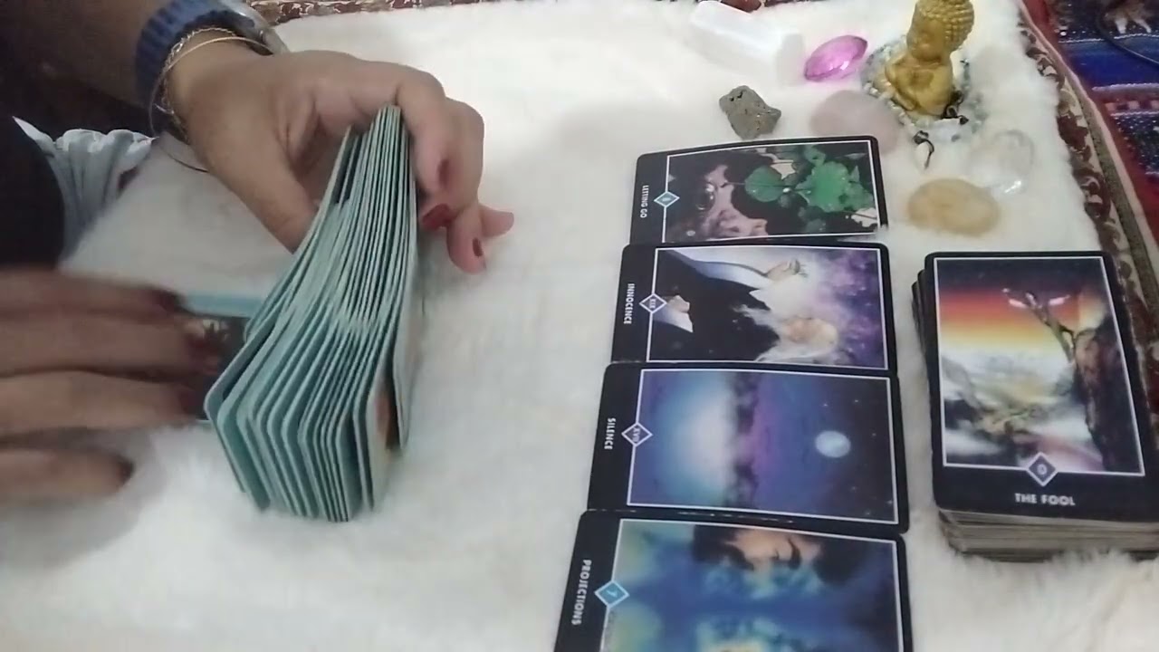 Você está em um momento de escolhas e reflexões.  🥰💬🤔🫣🥰