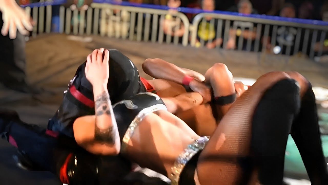 Female wrestlers tap out to men | Intergender wrestling(20)