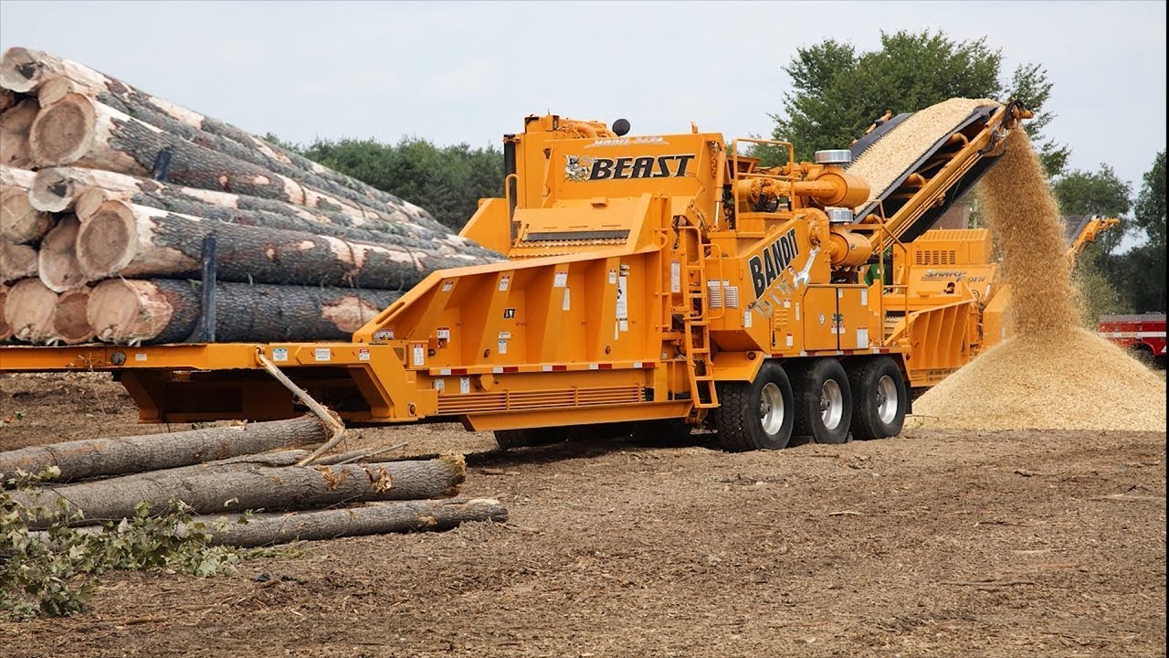 Amazing Wood Chipper Machine Working Skill, Extreme Fast Tree Shredder Easy