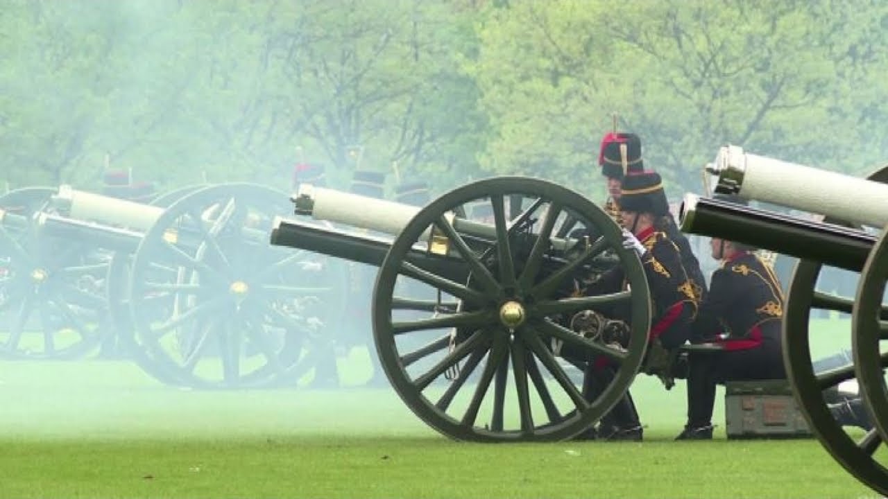 Salve di cannone a Hyde Park per il terzo royal baby