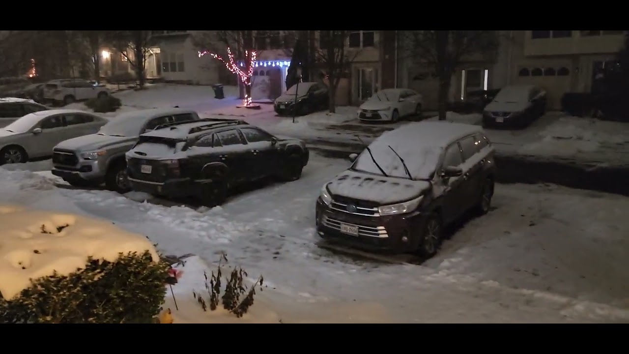 Heavy Snowfall in Herndon, Virginia (వర్జీనియాలోని హెర్న్‌డాన్‌లో భారీ హిమపాతం) E01