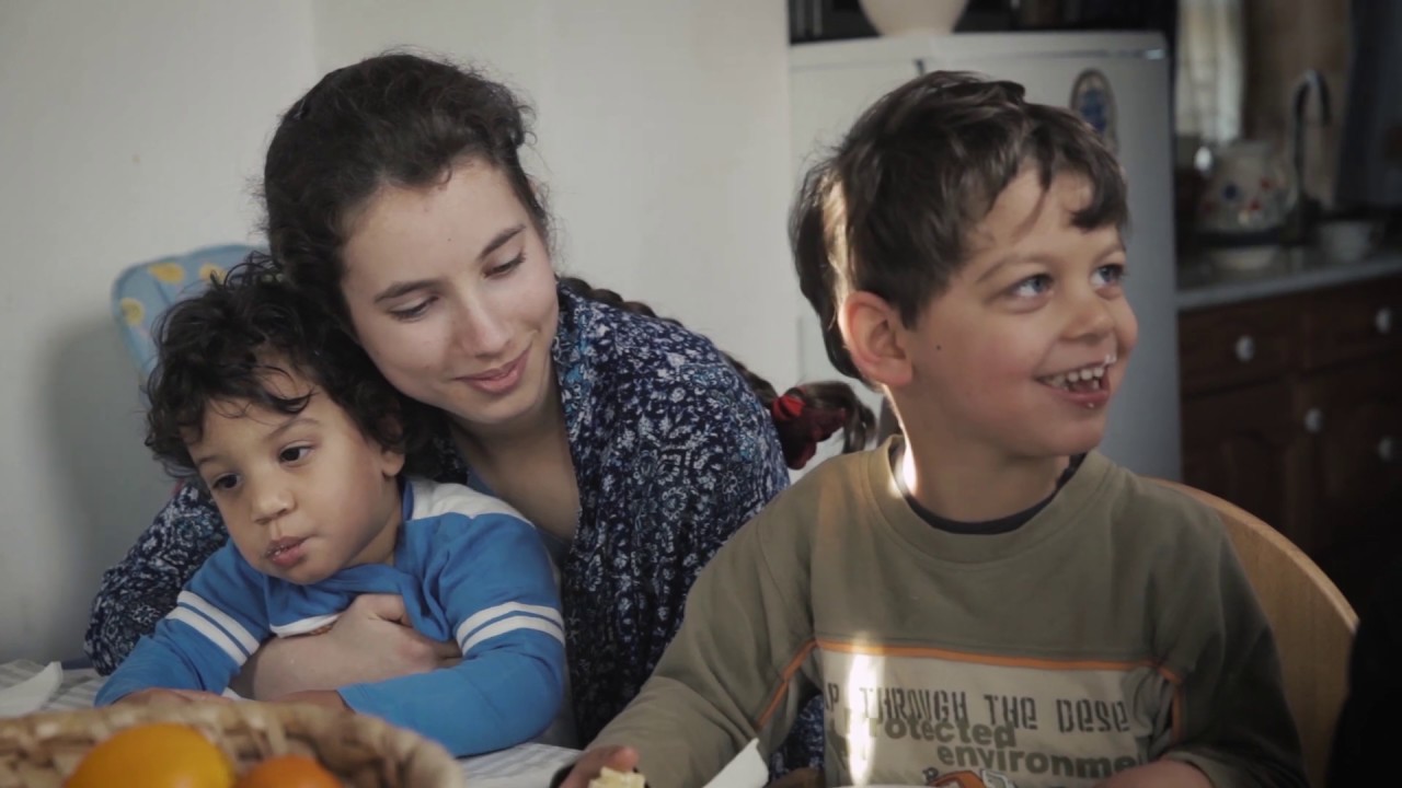 Úton Hazafelé [A Nevelőszülői Hálózatot bemutató film]