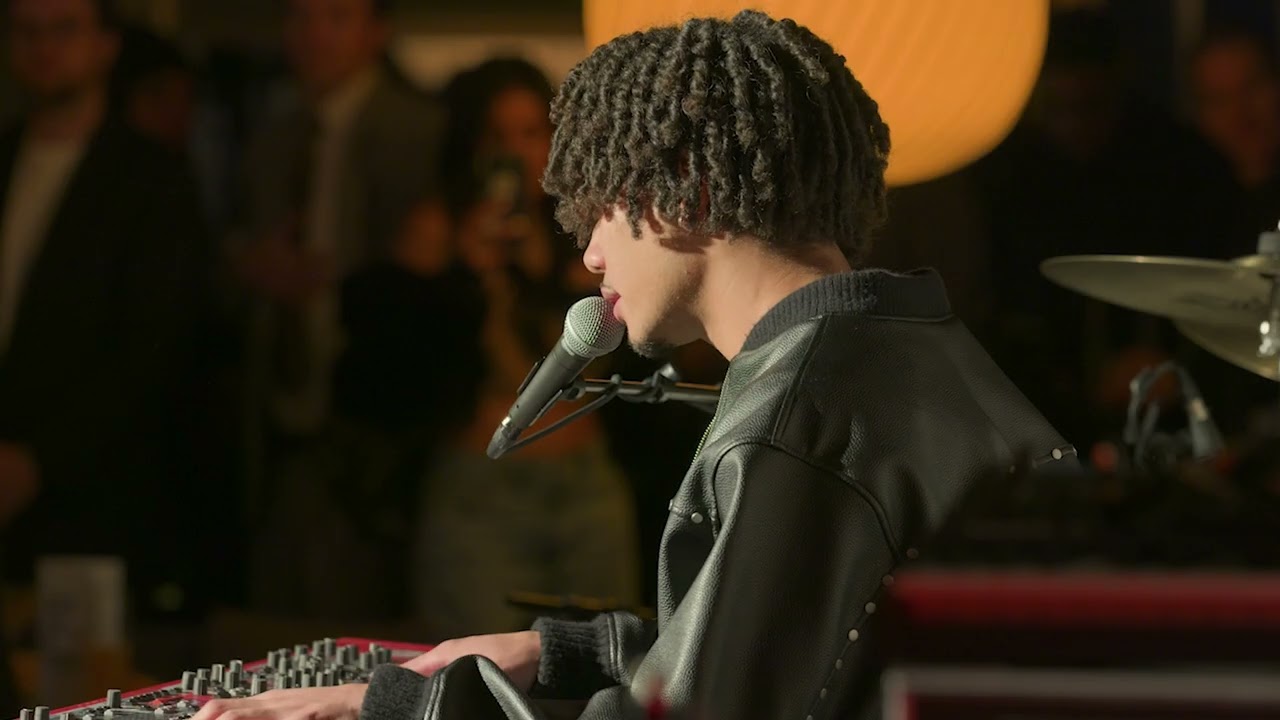 Bryant Barnes - “I'd Rather Pretend” [Live @ Chosen Family NYC]