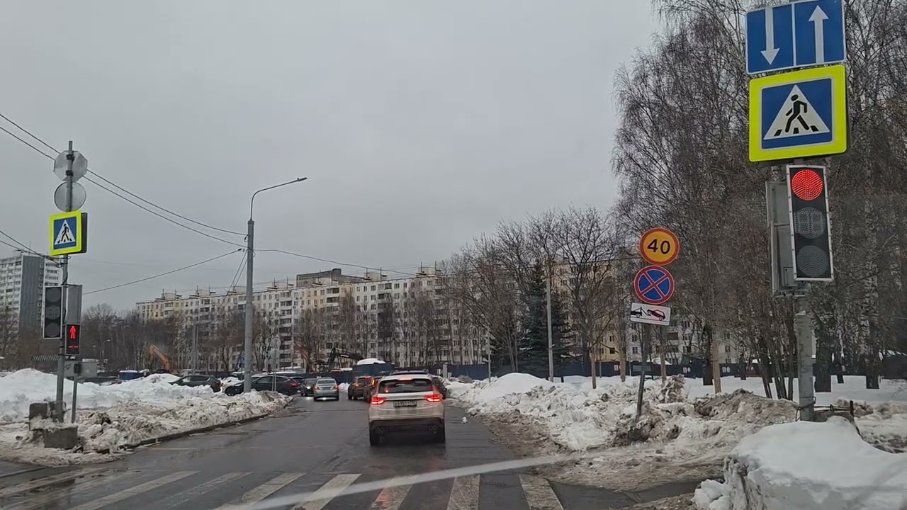 Светофор шалит