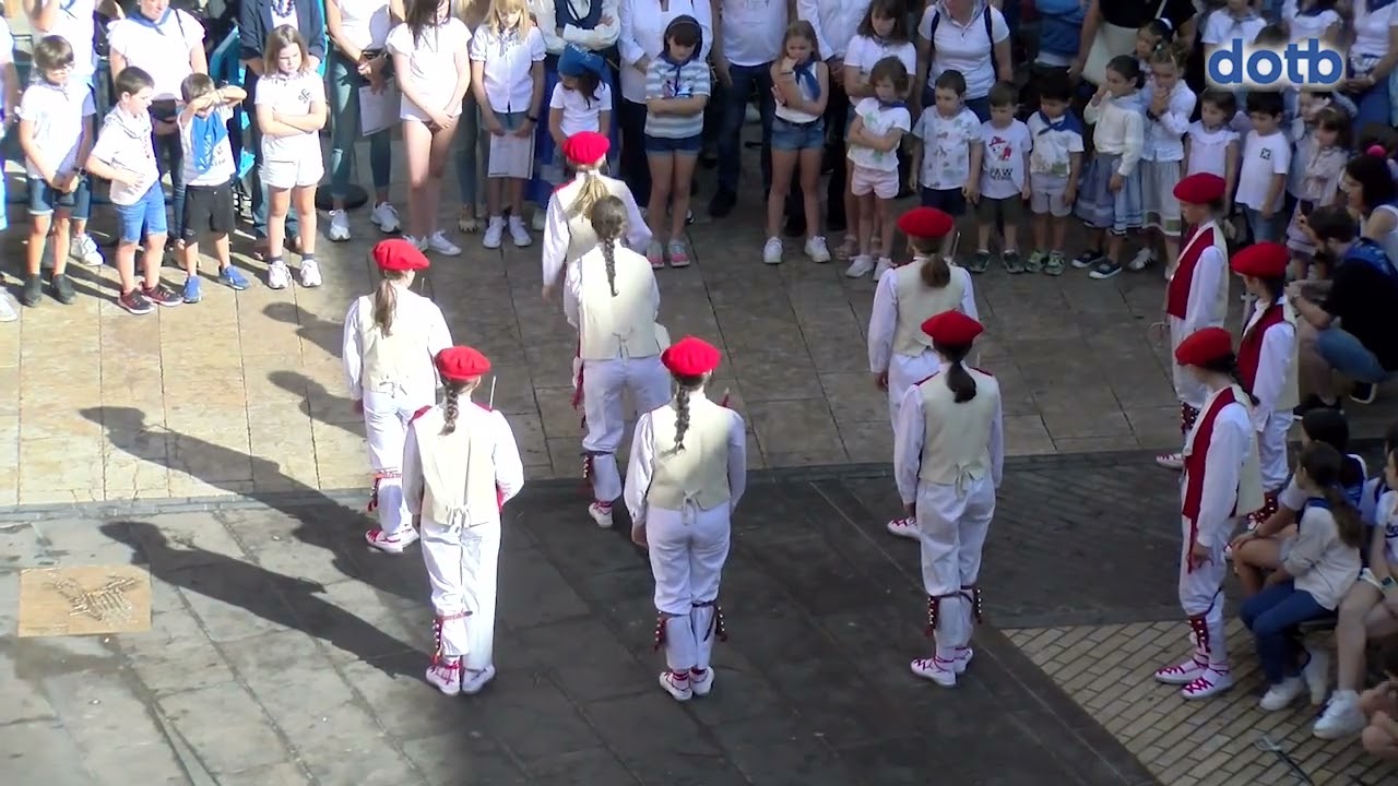 #dotb Así hemos vivido el Txupinazo txiki lanzado por el alumnado de San Antonio Ikastetxea