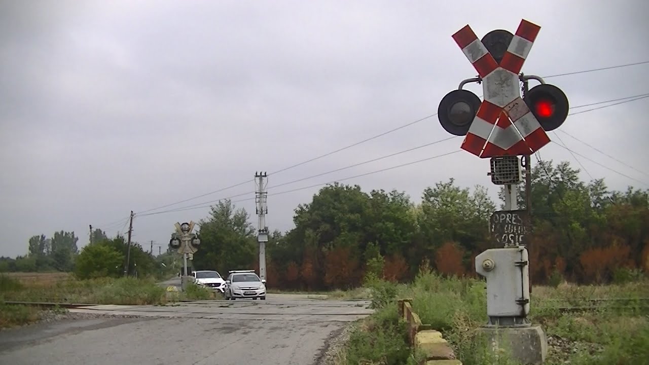 Spoorwegovergang Tețcoiu (RO) // Railroad crossing // Trecere la nivel