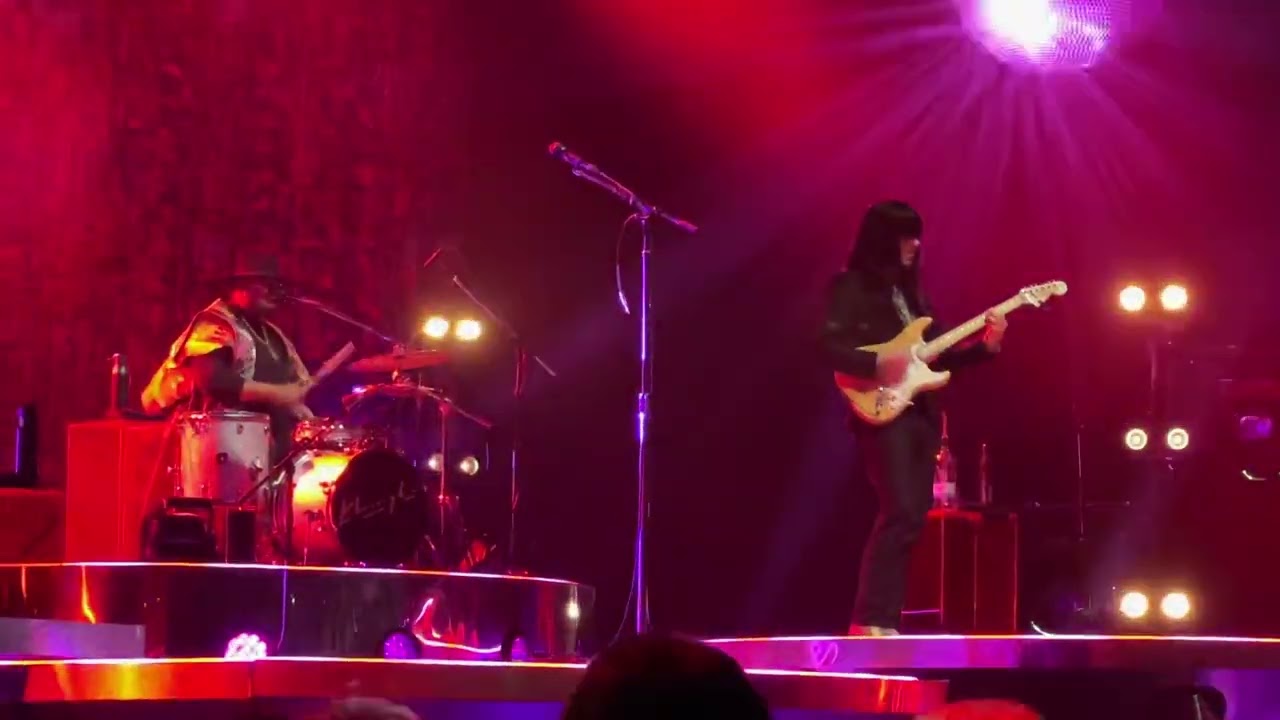 Khruangbin - Lady & Man @ Radio City Music Hall 3-10-2022