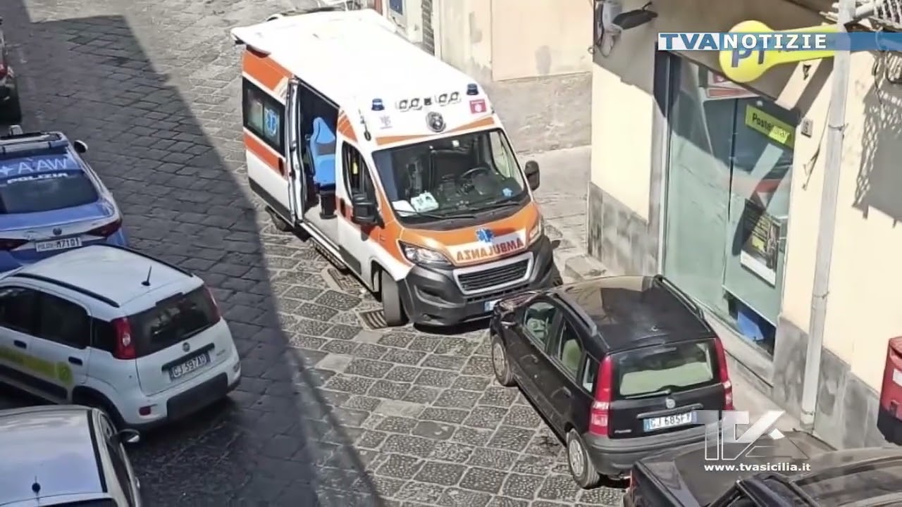 Adrano, rapina a mano armata all’ufficio postale: bottino da 100mila euro