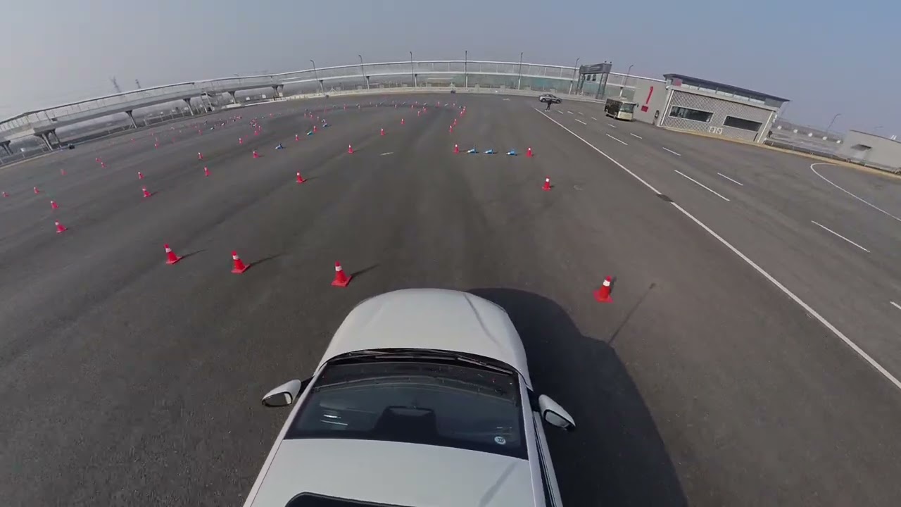 Испытания слалома BYD: испытательный полигон в Чжэнчжоу.