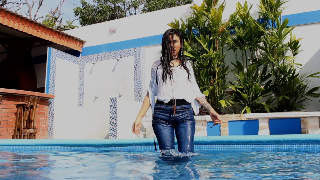POOL DAY Hoodies AND jeans #pool #waterpool #poolparty #video #vlog #dry #wet #wetsuit #hoodie #dry