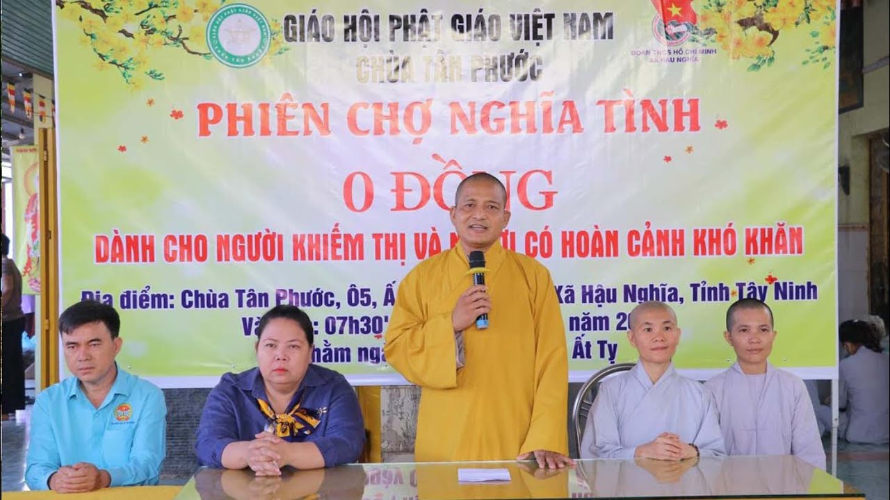 Chùa Tân Phước tổ chức Phiên chợ không đồng cho bà con khiếm thị và người có hoàn cảnh khó khăn