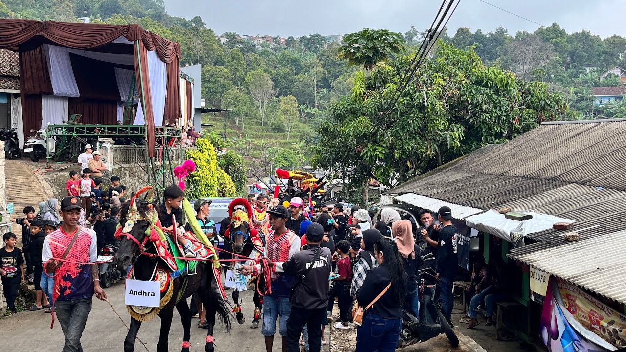 ARAK ARAKAN SENI BENJANG MEKAR BUDAYA DI MEKAR MANIK Sindang Laya