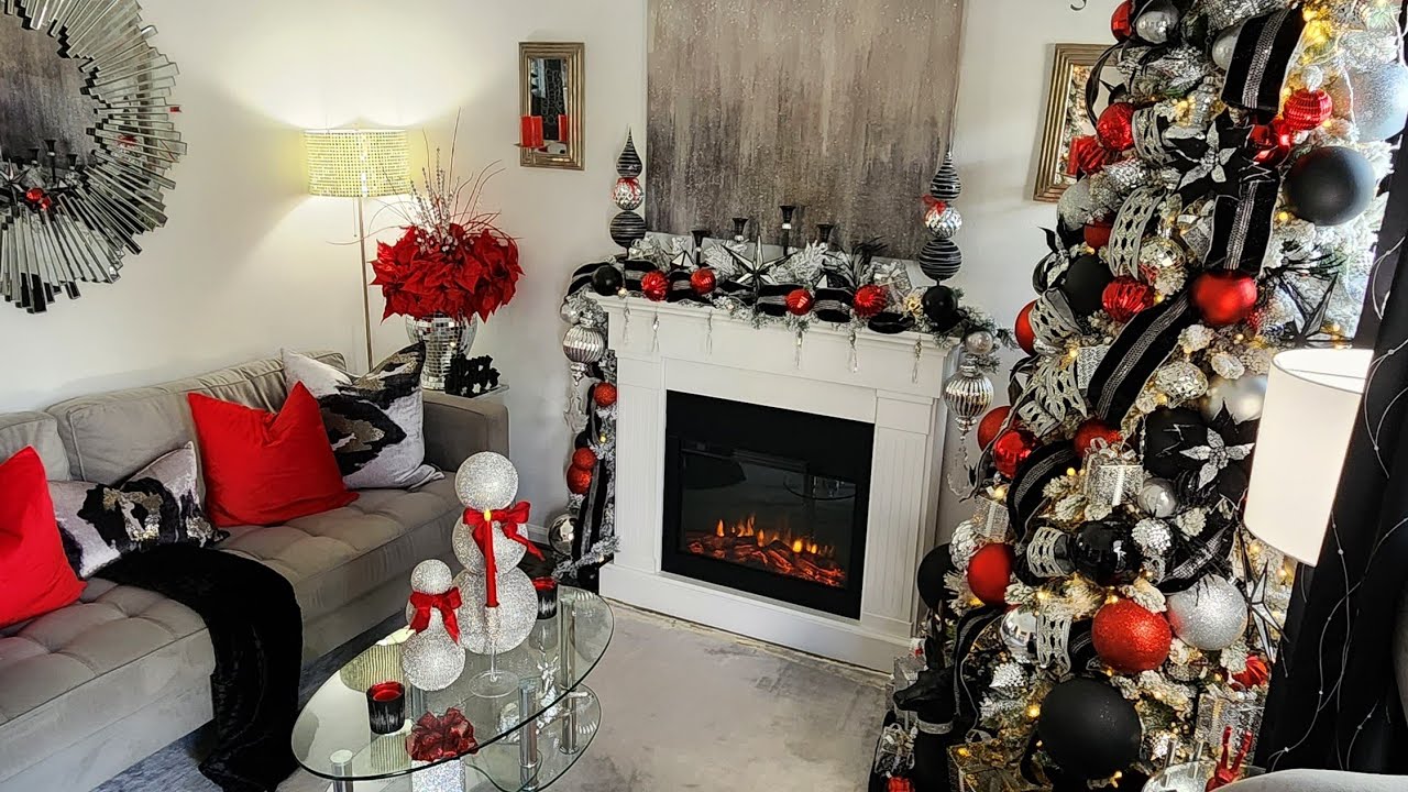 CHRISTMAS TOUR LIVING ROOM / MAJESTIC LANE