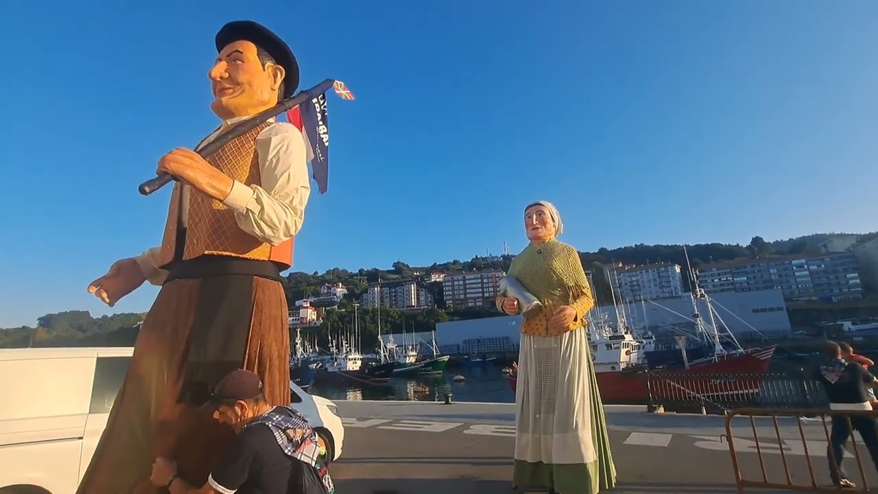 Pasacalles Final de los Gigantes de Bermeo en el Bermeo Batera! | 06 de octubre de 2023