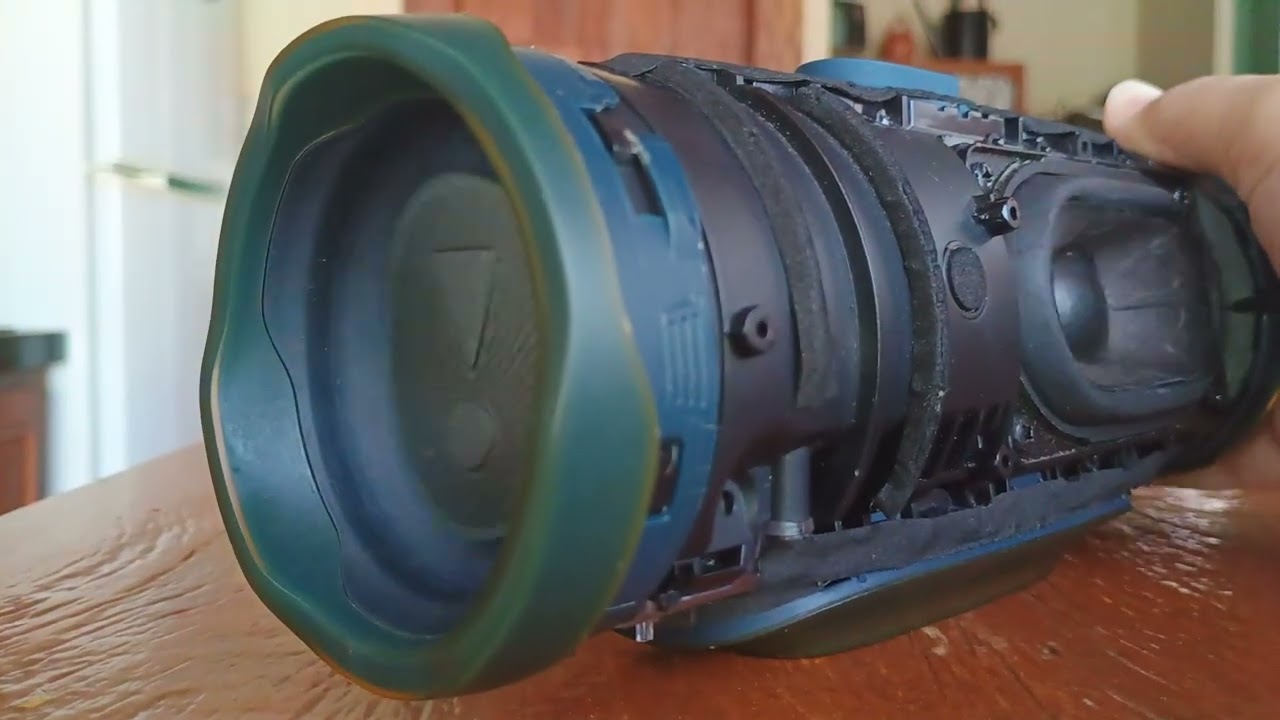 JBL Charge 4 | Bass Test With Low Frequency Mode 85% Volume