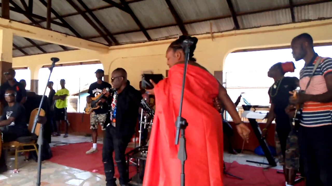 Tabiri gyansah perform at drobo