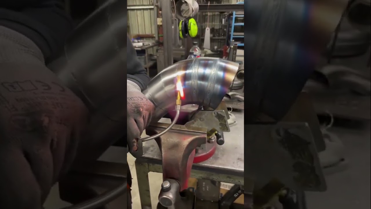 Making a two-stroke exhaust pipe using autogenous oxygen welding#MechanicLife#CarMechanic.Enginering