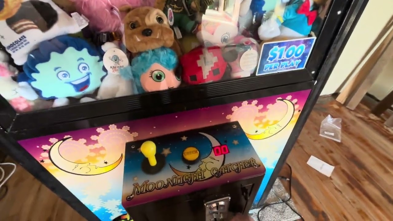2007 Moonlight Catcher Claw Machine put my rainbow claw in 