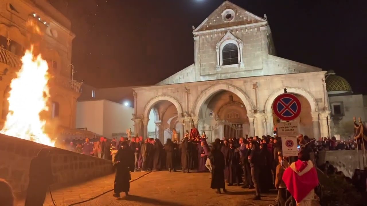 Processione dei Misteri in Piazza Duomo, Venerdì Santo 2022, Sessa Aurunca