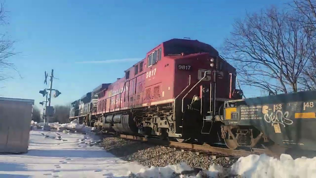 Canadian Pacific AC4400 9817 Trails on NS 274.