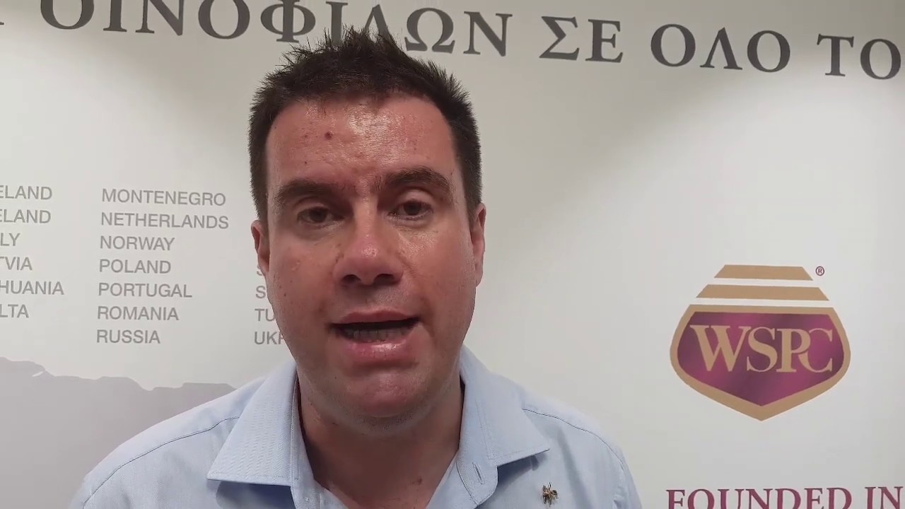 O Master Wine &Kappa;&omega;&nu;&sigma;&tau;&alpha;&nu;&tau;ί&nu;&omicron;&sigmaf; &Lambda;&alpha;&zeta;&alpha;&rho;ά&kappa;&eta;&sigmaf; &gamma;&iota;&alpha; &tau;&omicron; Masterclass &tau;&eta;&sigmaf; &Mu;&alpha;&upsilon;&rho;&omicron;&delta;ά&phi;&nu;&eta;&sigmaf; &sigma;&tau;&omicron; WSPC
