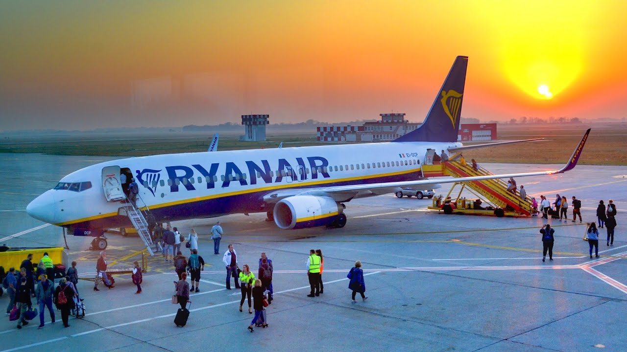 TRIP REPORT FR3706 Bratislava-Burgas | Boeing 737-8AS EI-DCP