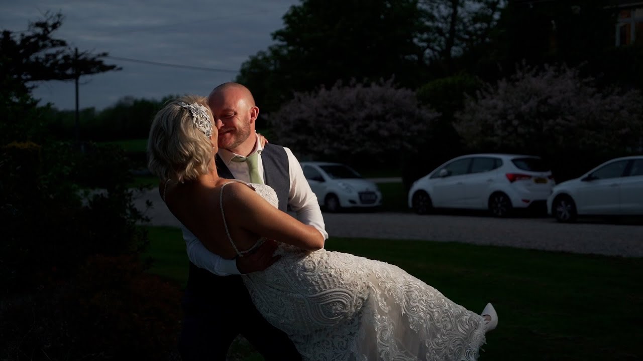 LAUREN+THOMAS // WEDDING AT WALWORTH CASTLE