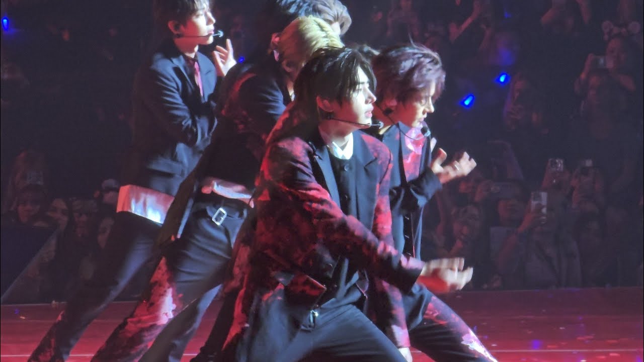 ENHYPEN (엔하이픈) - Bite Me (FANCAM) @ CHICAGO 221023 4K 60FPS