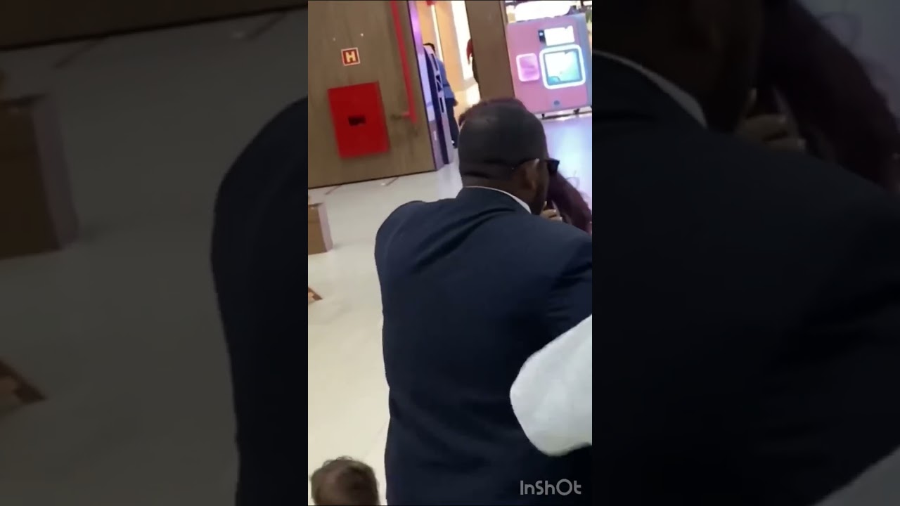 &Eacute; bail&atilde;o na pegada dos maluqueiro onde eles passam geral sai da frente kkkk