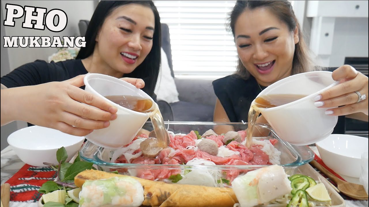 PHO VIETNAMESE GIANT NOODLE SOUP MUKBANG *SISTERS EDITION (LETS EAT) | SASVlogs