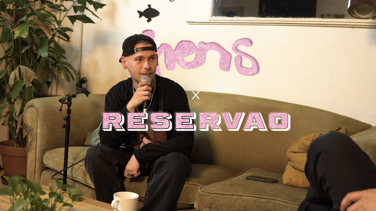 RESERVAO x FLASHES #3: HENS: ‘No me odio tanto’, giras e historias de estudio