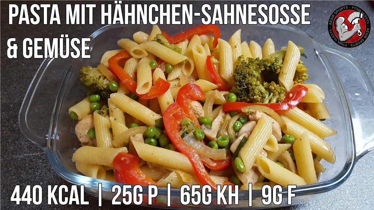 Pasta mit Hähnchen-Sahnesoße | Schnelles Fitness Rezept | Muskelaufbau Ernährung