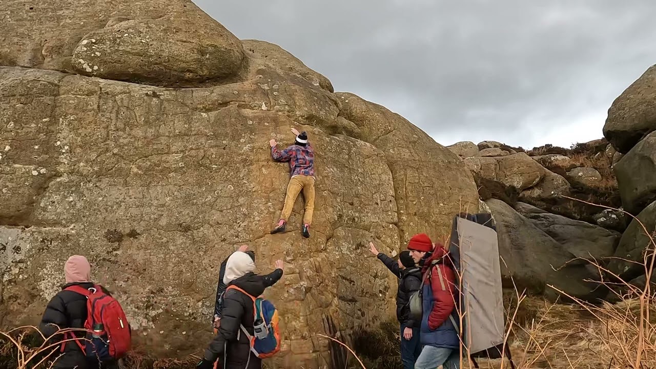 Child’s Play 6B - Bowden | Northumberland Bouldering