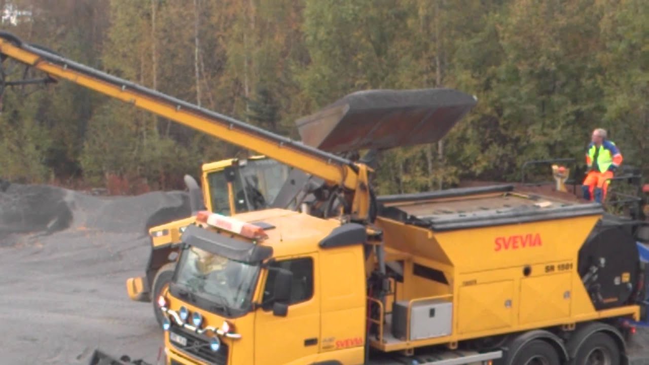 Volvo L120D Loading The Volvo fh 440  Proboscis truck
